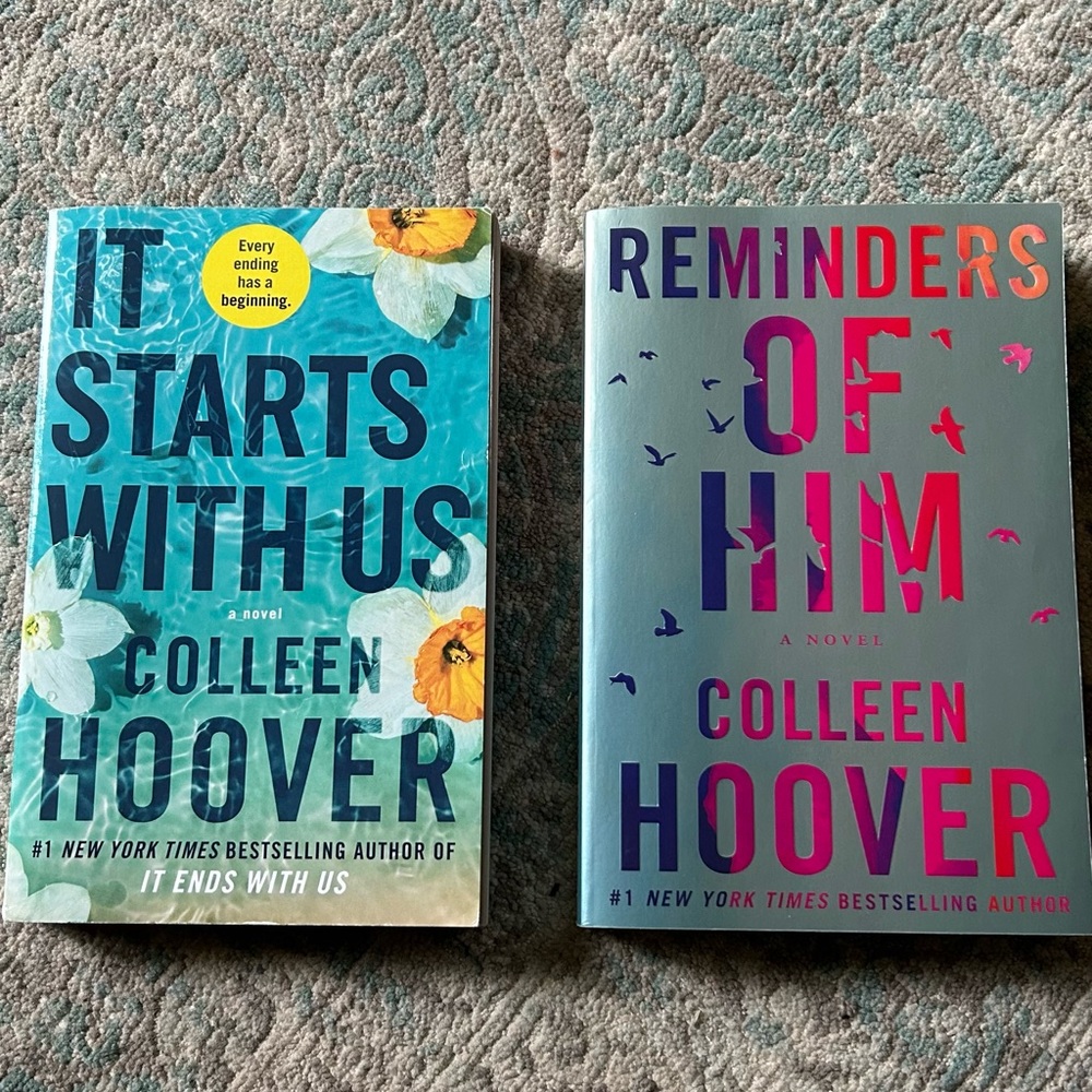 Bundle of Colleen Hoover books!